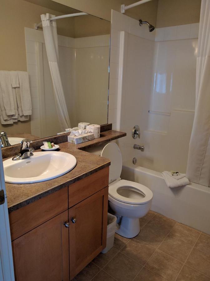 Clearwater Residence Hotel Timberlea Fort Mcmurray Buitenkant foto